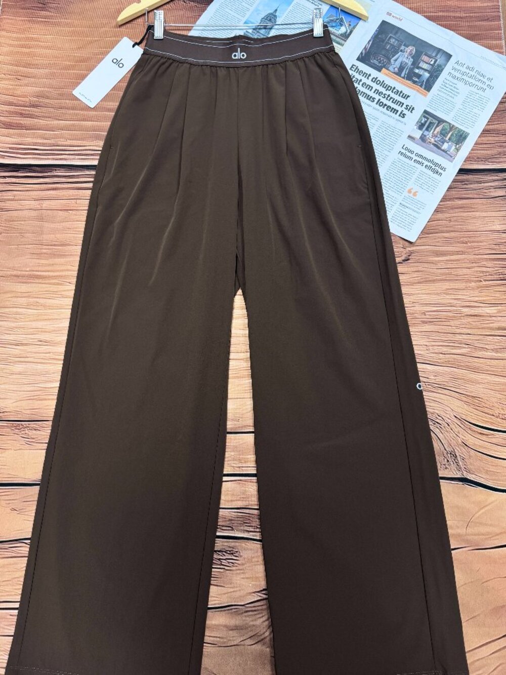Brand New ALO Yoga Straight Leg Trousers, Coffee Brown🤲🤎Regular 30 inches - Picture 3 of 7